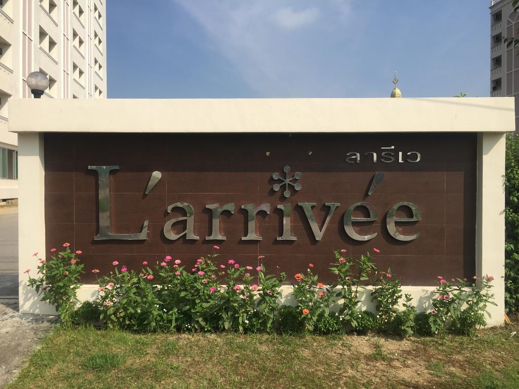 Hotel Larrivee Bang Bo Exteriér fotografie