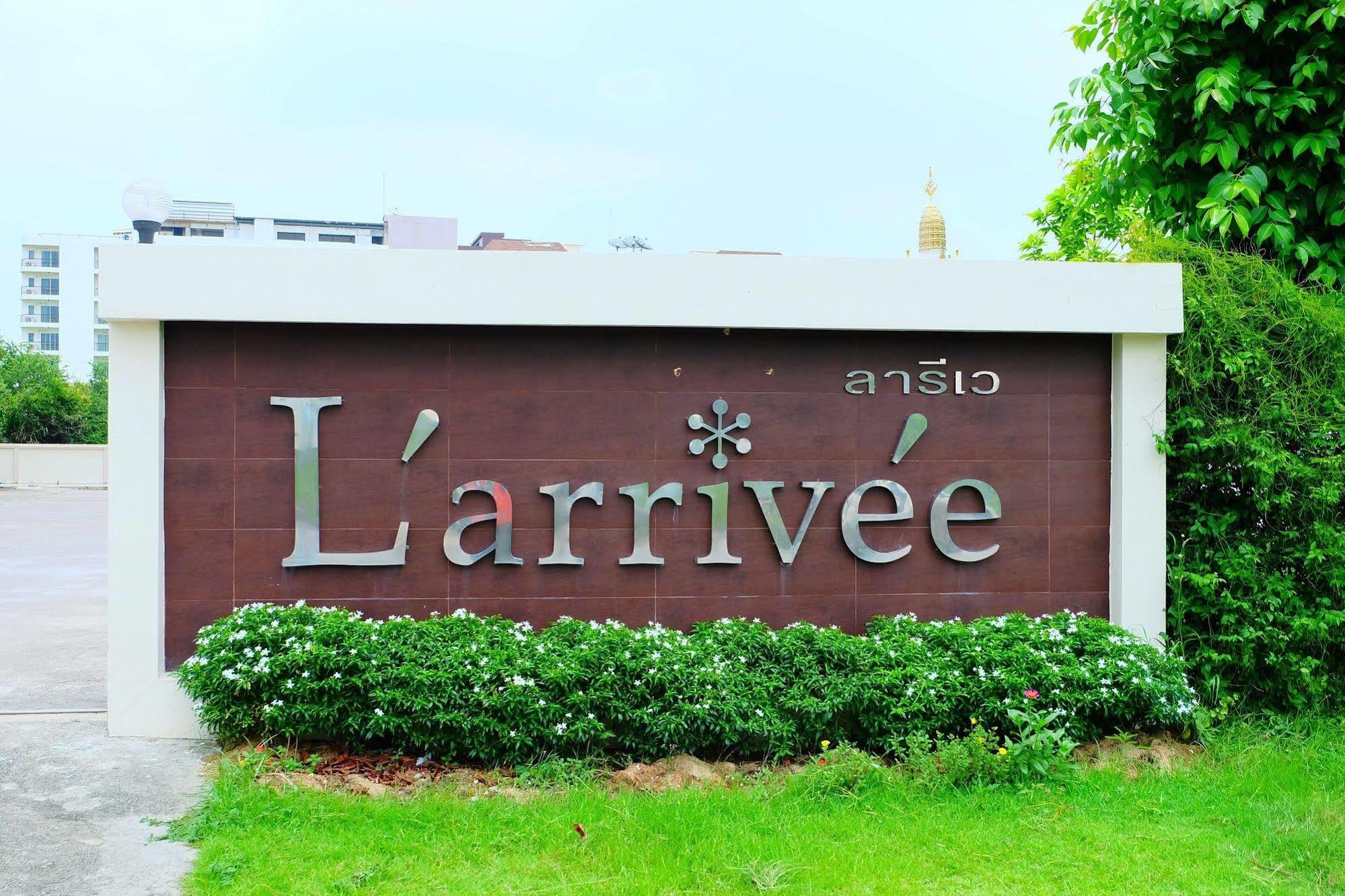 Hotel Larrivee Bang Bo Exteriér fotografie